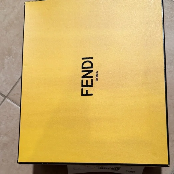 Fendi Silver High-Top Sneaker Label Artwork - Picture 7 of 7